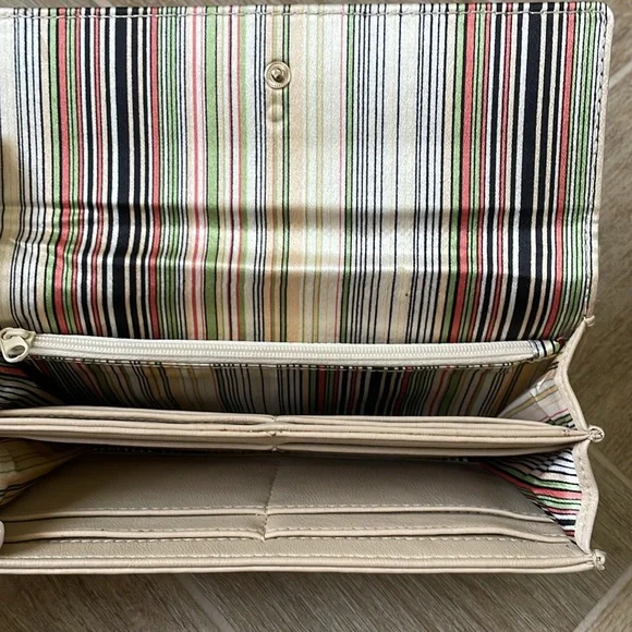 Light Tan Faux Leather Wallet - Picture 6 of 9